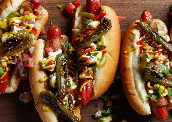 Hot Dog được xem là món ăn quốc dân. Ảnh: NYT Cooking