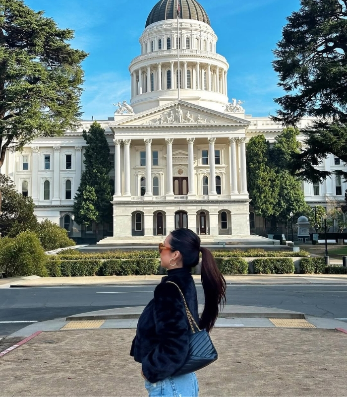 Chủ động tìm hiểu lịch free trước chuyến đi. Ảnh: brianapowellxo