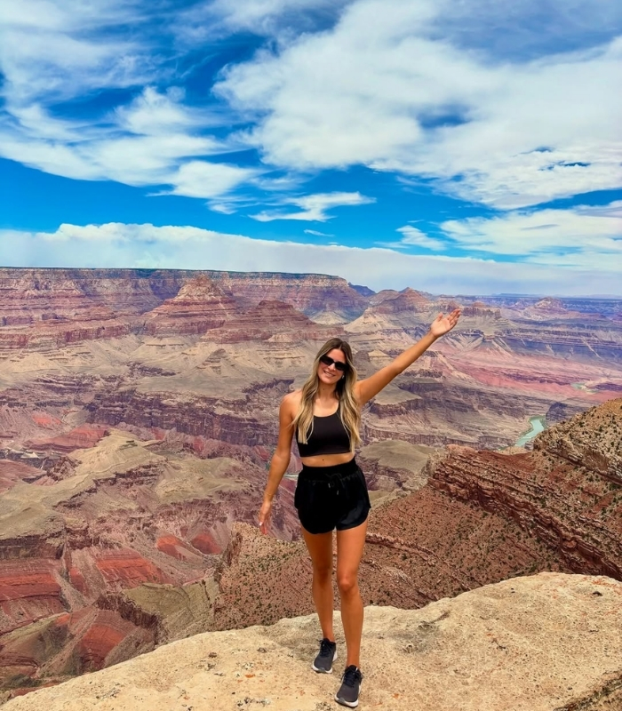 Các lớp đá và dấu tích lịch sử Trái Đất. Ảnh: travelbytaz