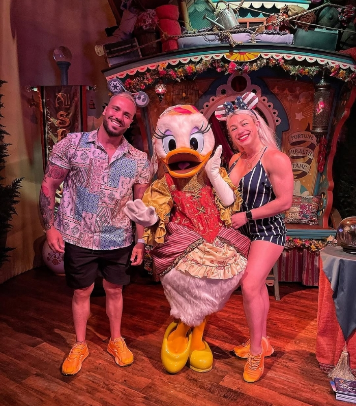 Gặp gỡ nhân vật Disney nổi tiếng. Ảnh: parejaconmagia