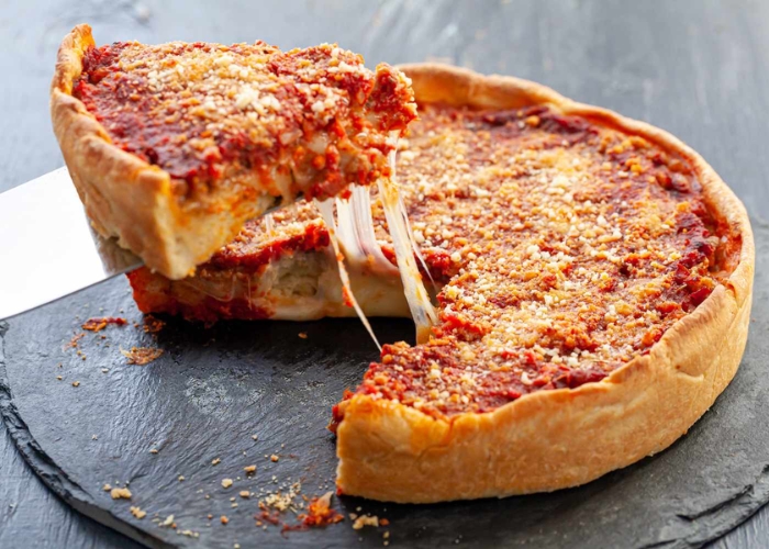 Chicago Deep Dish Pizza. Ảnh: Simply Recipes
