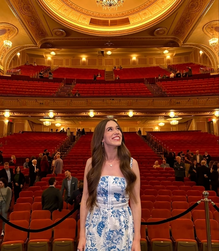 Nhà hát Broadway. Ảnh: alyssavjaffe