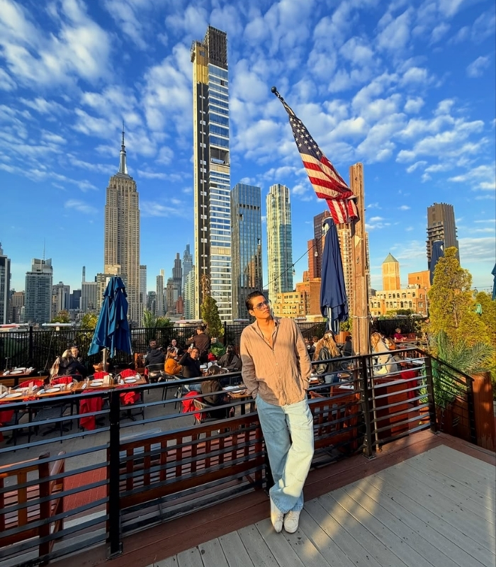 Thưởng thức cafe rooftop tại Manhattan. Ảnh: jaiiredu