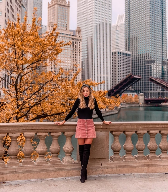 Chicago Riverwalk khu đi bộ ven sông nổi tiếng. Ảnh: ontheroadwithjen