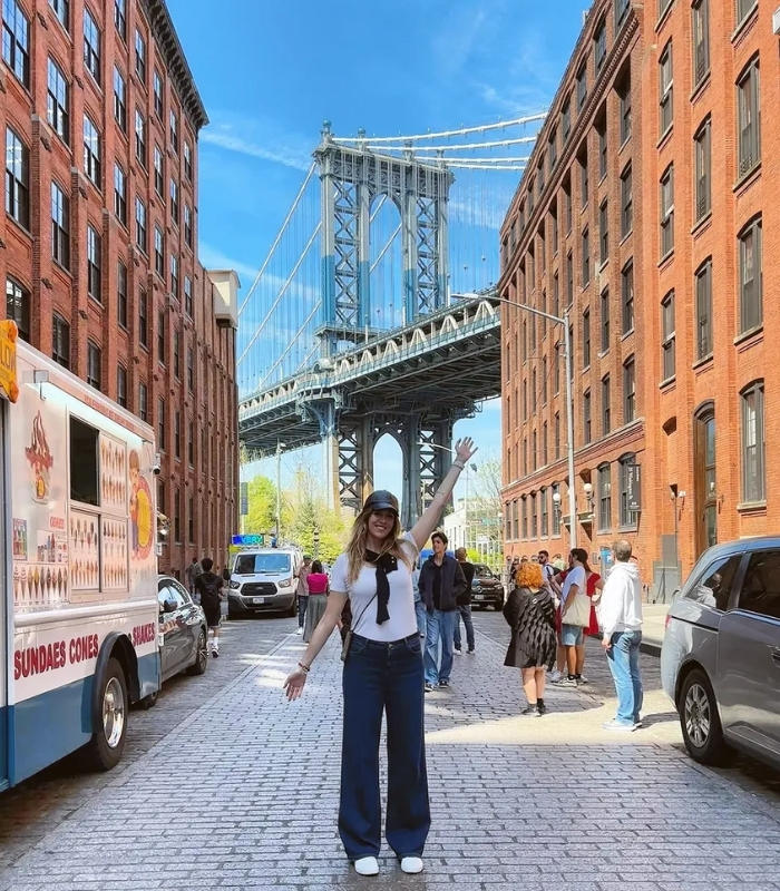 Những con số nổi bật về cầu Brooklyn. Ảnh: elenaacilione