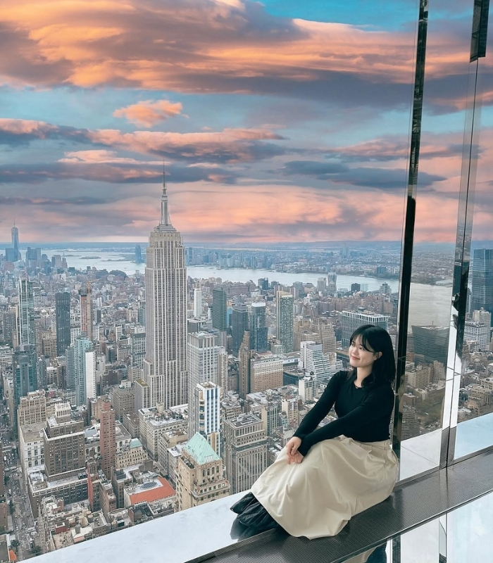 Giá vé và giờ mở cửa của SUMMIT One Vanderbilt. Ảnh: ari_euncho