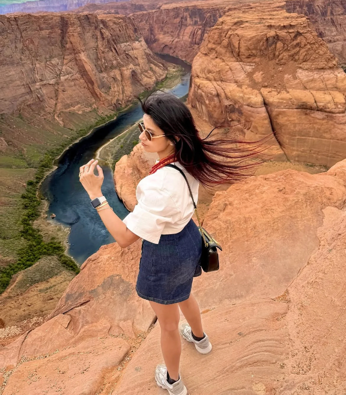 Chụp ảnh Horseshoe Bend từ trên cao. Ảnh: dipshikha_