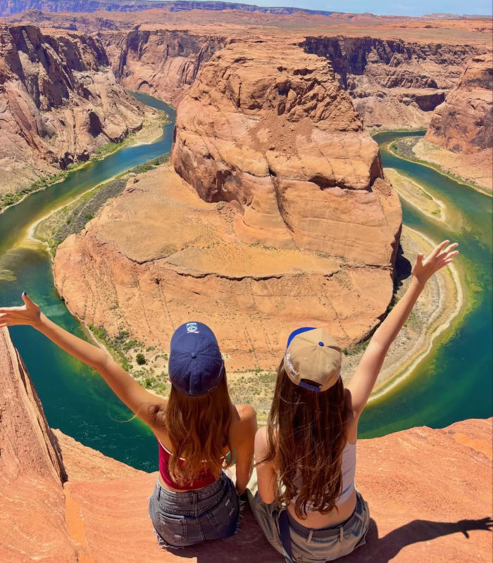 Horseshoe Bend gây ấn tượng bởi cảnh quan địa chất độc đáo. Ảnh: yukachin0651