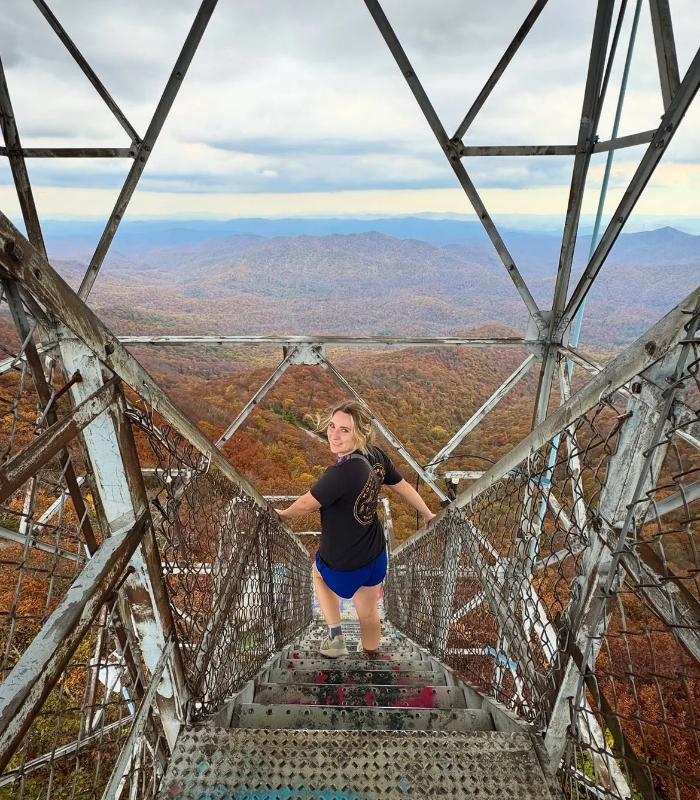 Blue Ridge Parkway là tuyến đường ngắm cảnh nổi tiếng. Ảnh: izzythrills